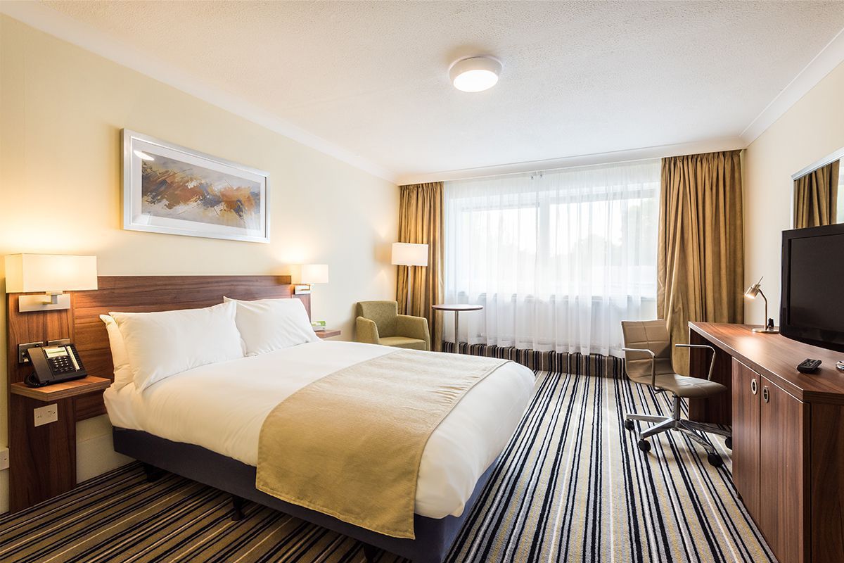 Holiday Inn Warrington accessible bedroom